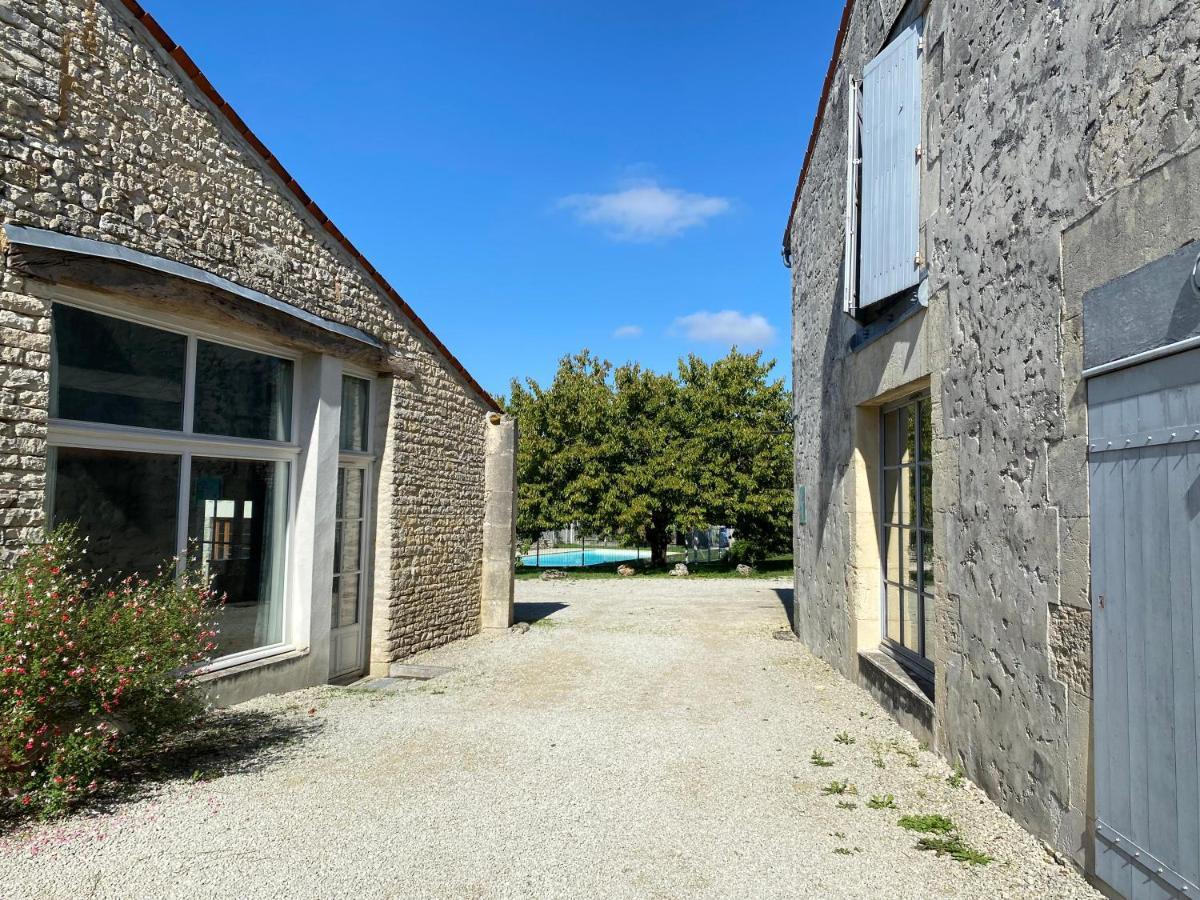 Domaine De La Laigne - Spa Asnieres-la-Giraud Luaran gambar